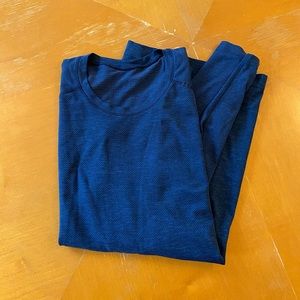Lululemon Men’s Medium Blue Long Sleeve Workout Shirt